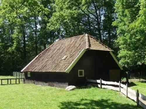Een schuur/schaapskooi in Bentelo