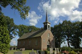 Kerk met zerken in Blesdijke