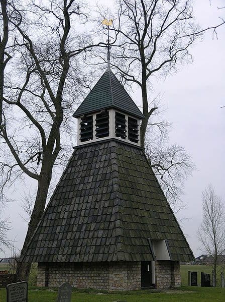 Ook Hinnard heeft een klokkenhuis