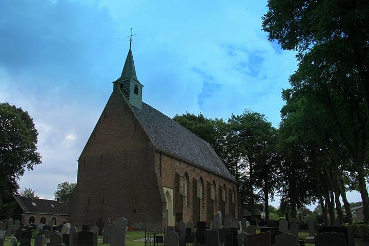 Het kerkje in Oudwoude . Foto: Jan Dijkstra