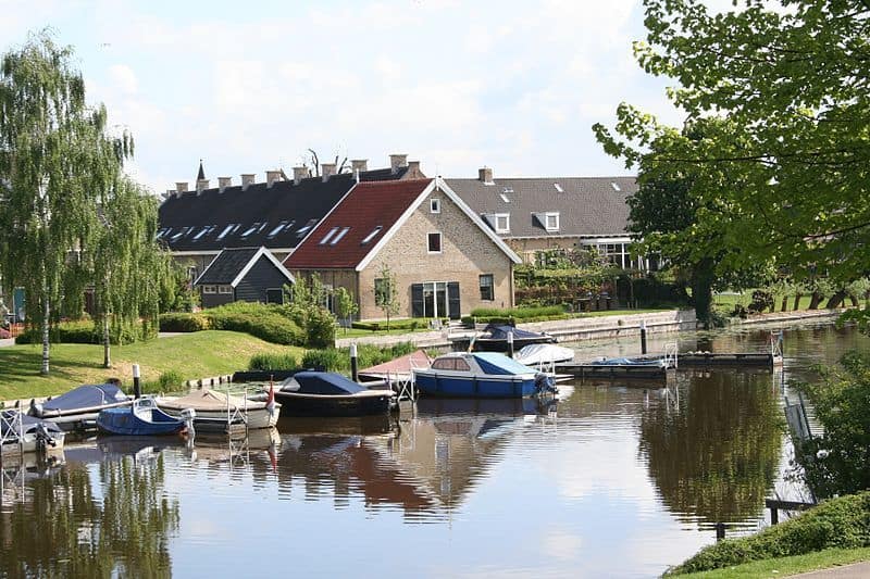 Gezicht op de Smederij in Alblasserdam. = Rijskmonment