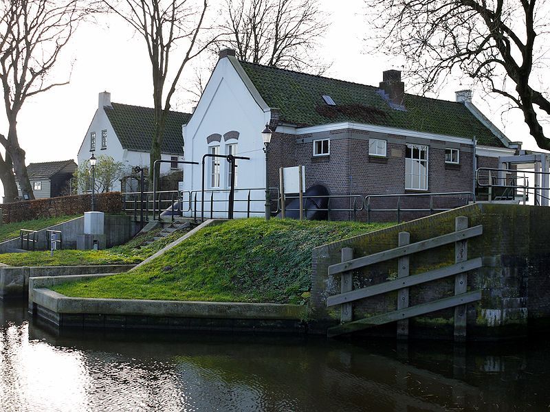 Pompstation in Eemnes = rijksmonument