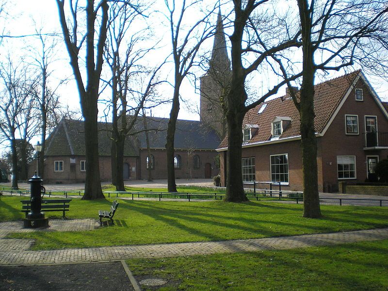 De Brink met kerk in Schalkwijk