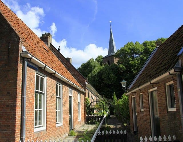 Doorkijkje in Metslawier. Foto: Jan Dijkstra.