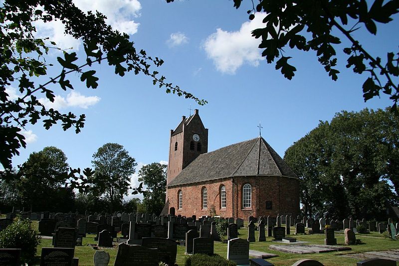 Het kerkje in Oentsjerk