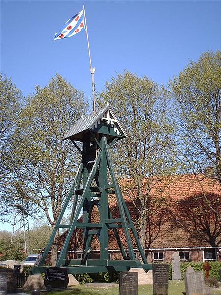 De klokkenstoel in Loenga