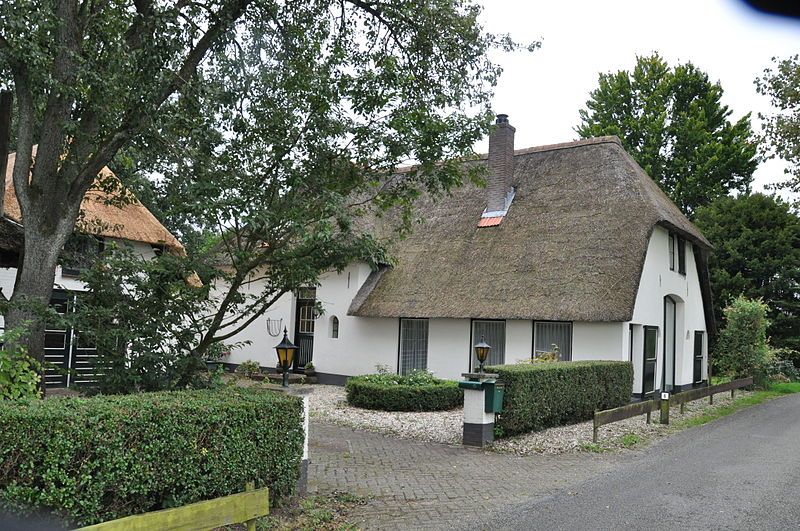 Boerderijtje -rijksmonument - in Emst