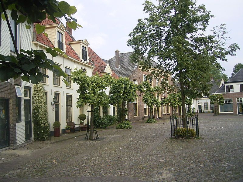 Deze foto toont een pleintje in Harderwijk
