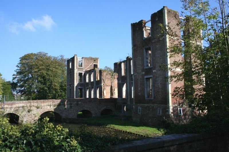 Kasteelruine Born. Herkomst foto onbekend