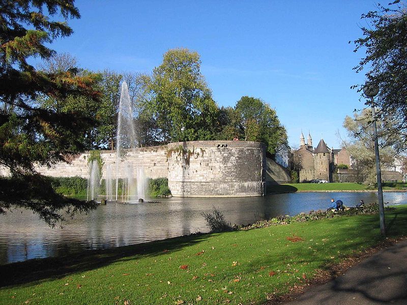 De stadsmuur in Maastricht