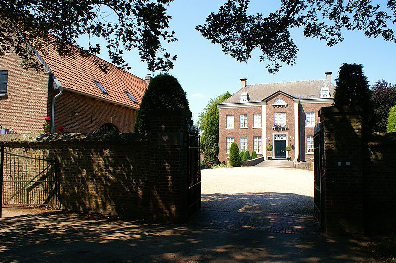 Ook de muur om huis erduynen komt voor op de rijksmonumentenlijst