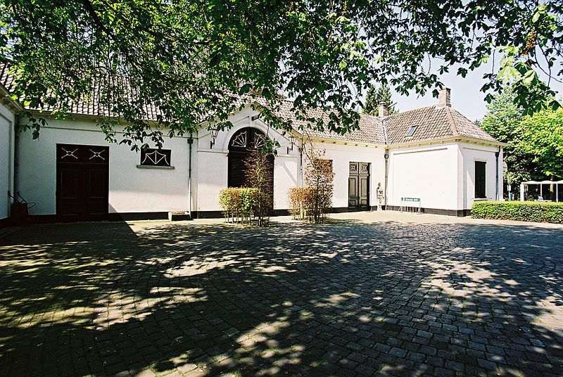 Koetshuis nabij Brakenstein in Oosterhout