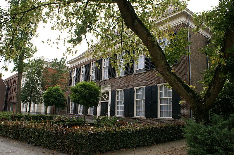 Rijksmonument. Pastorie aan de Zwijnenstraat