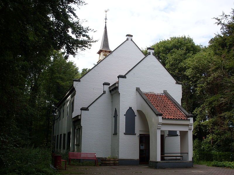 Het Witte Kerkje in duin en Bosch