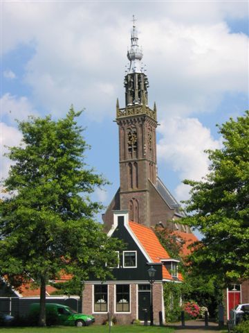 Kerk met Carillon in Edam