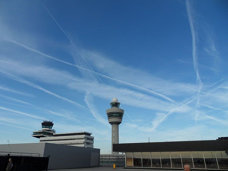 Luchtverkeer boven Schiphol