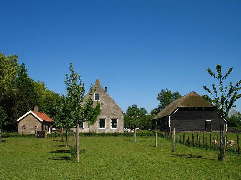 Rijksmonument De Arendshoeven in  s-heer-arendshoeve