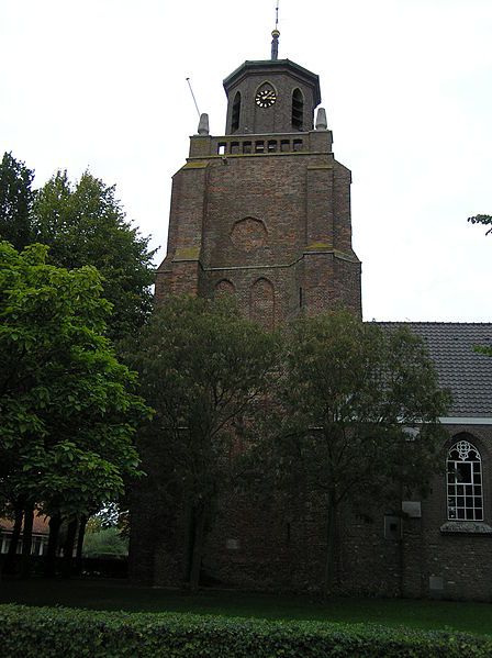  Kerktoren 's Heer Hendrikskinderen. Rijksmonument.