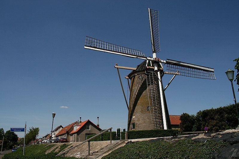 De molen Windlust op de dijk