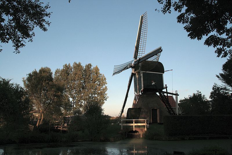 De Munnikenmolen aan de rand van Leiderdorp