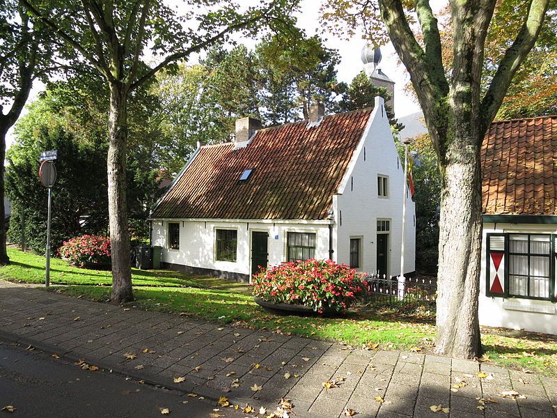 Rijksmonumenten aan de Burg. Letteweg