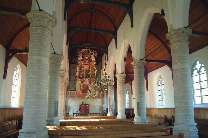 Interieur vd kerk in Dirksland