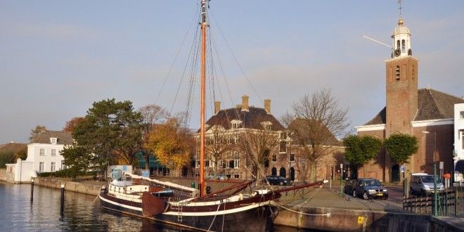 Oude Haven en Gemeentehuis Hellevoetsluis