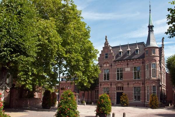 Gemeentehuis - foto: www.leidschdagblad.nl 