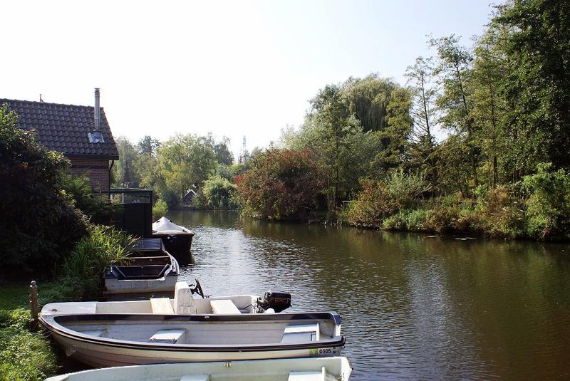 Spelevaren in Hendrik-Ido-Ambacht