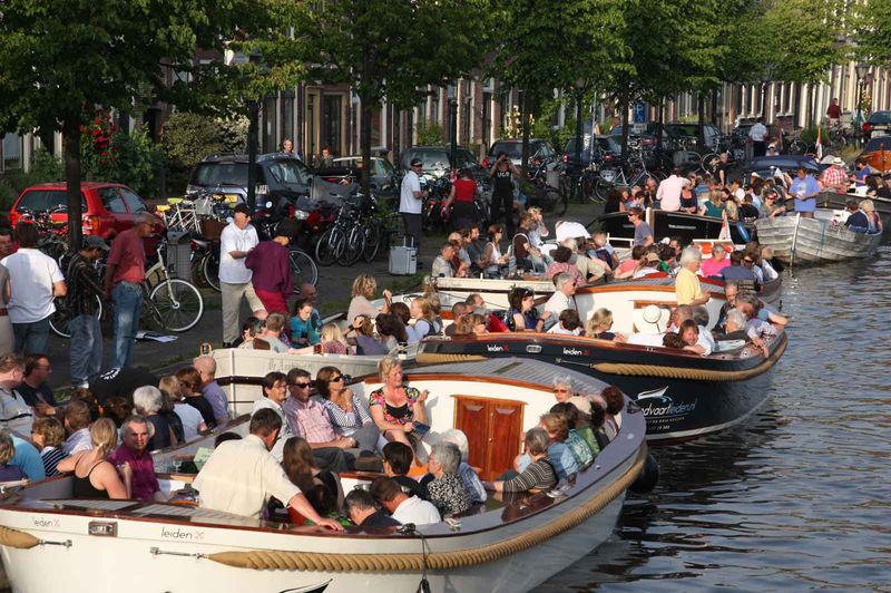 Leiden vanaf de boot.