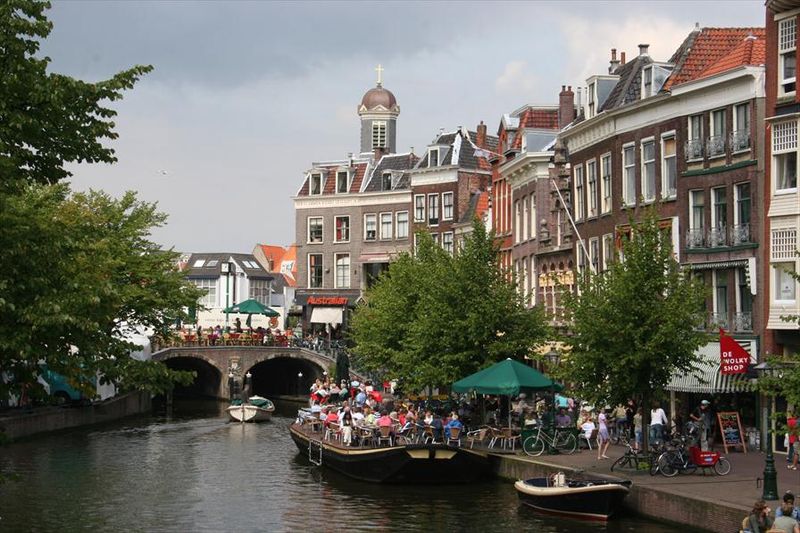 Uitgaan, winkelen in Leiden