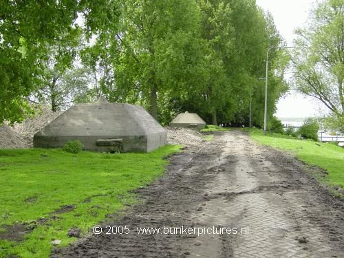 Bunkers in de omg. Numansdorp