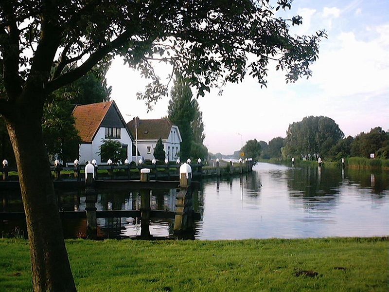 Het Aarkanaal stroomt ook in de omgeving van Papenveer