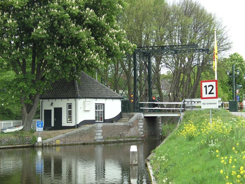 Een oide brug in voorburg.